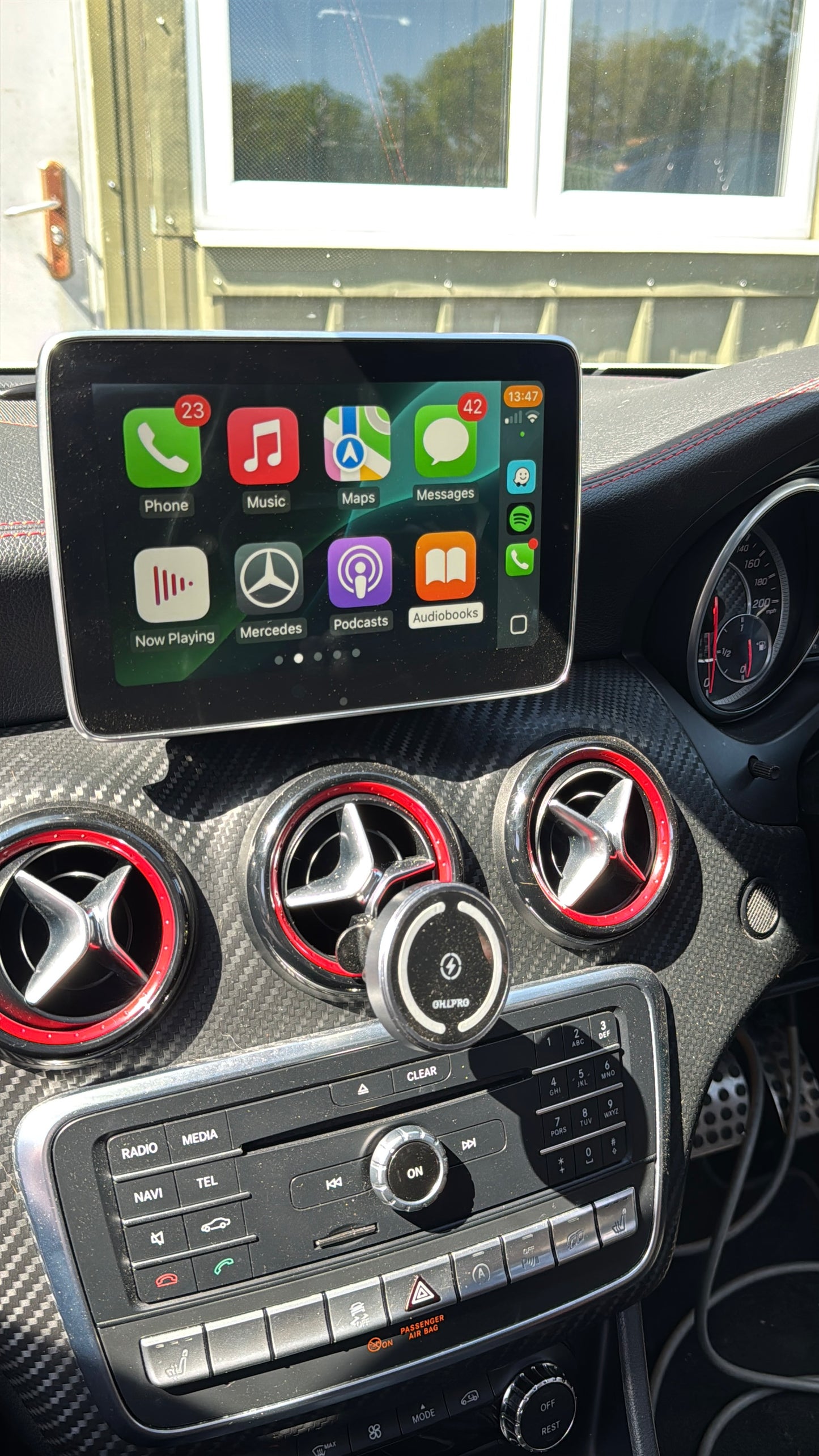 Mercedes Apple CarPlay